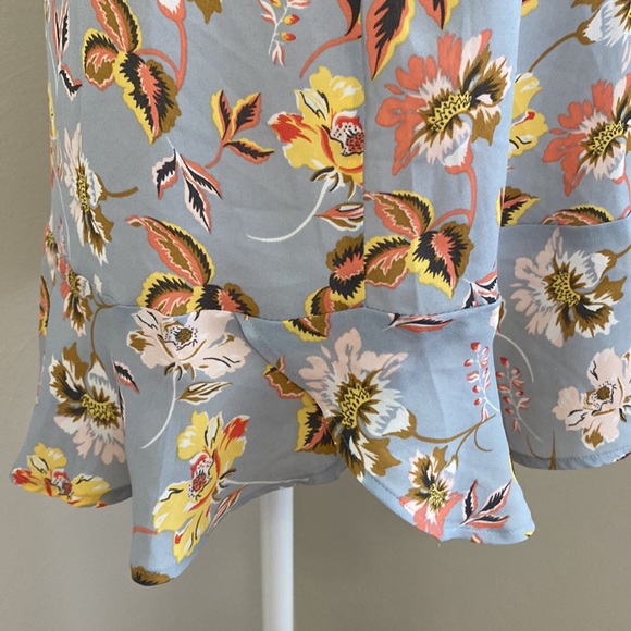 Loft Ruffle Hem Tank - Picture 6 of 9